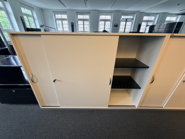 Schiebetüren-Highboard Assmann